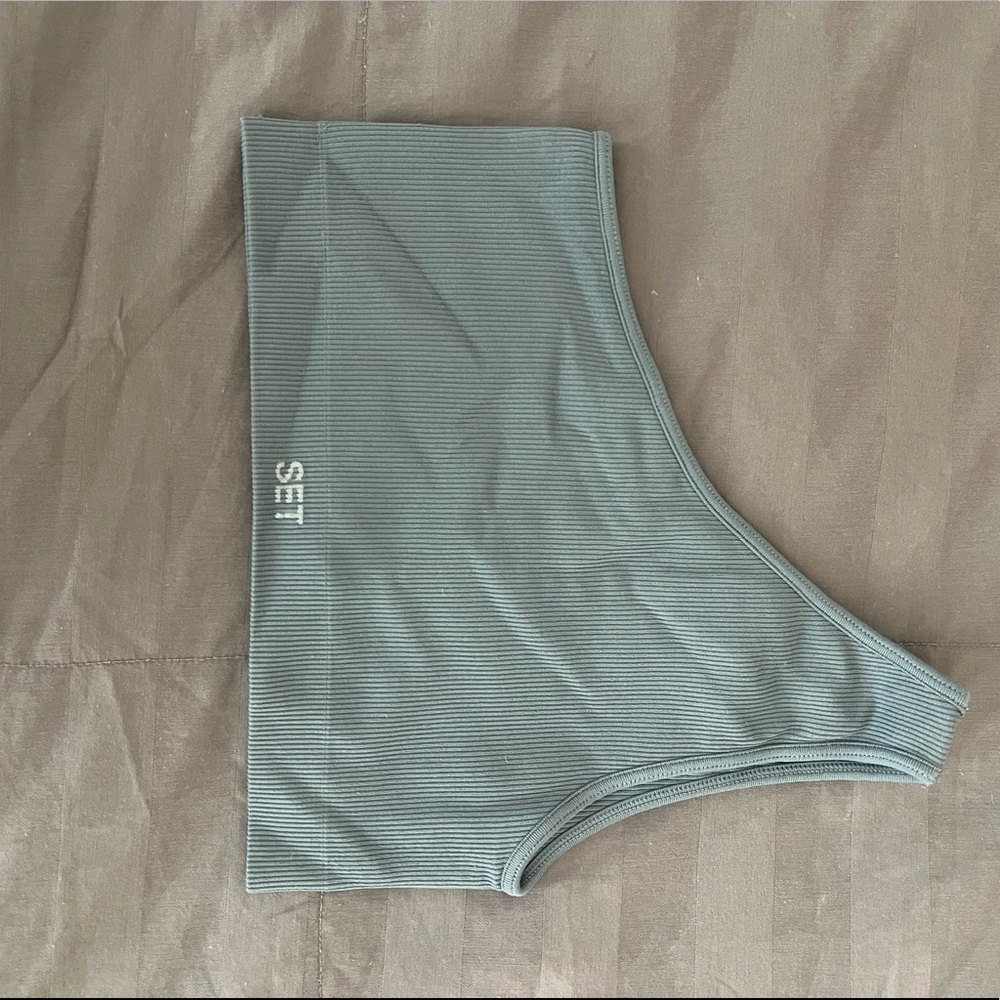 SET active bra size small